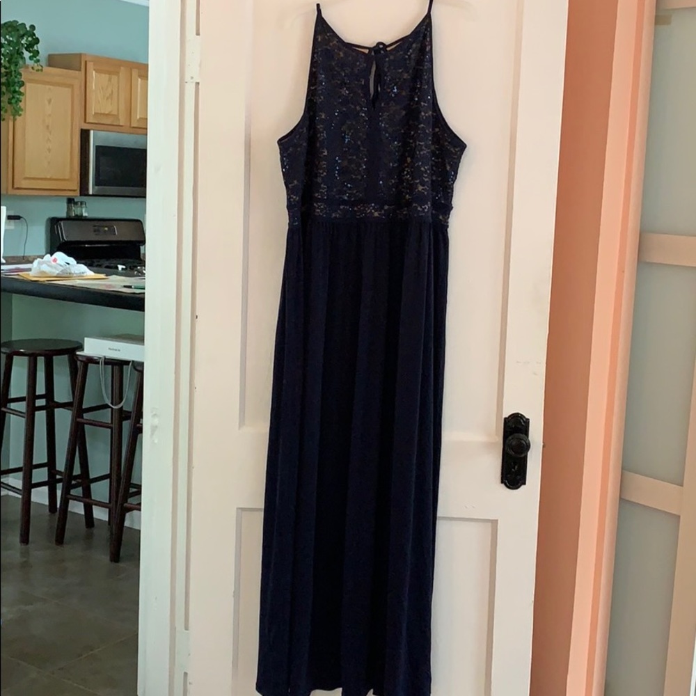 Morgan & Company Trendy Plus Size Lace-Bodice Gown